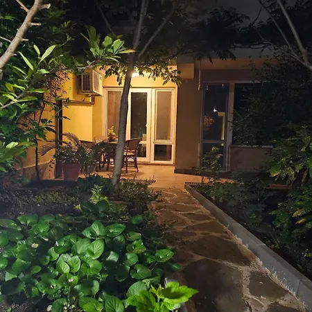 Cozy Place - в центъра, само на 5 минути пеша от плажа 부르가스